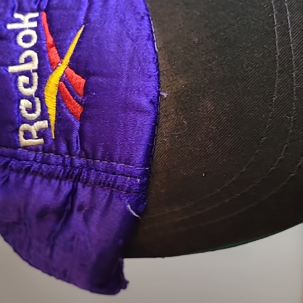 Vintage Reebok Hat - Picture 5 of 5